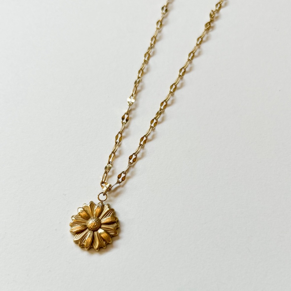 Hey Harper Gold Flower Audrey Necklace